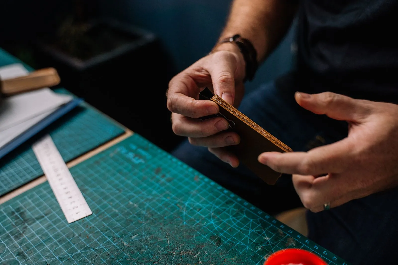 How to Choose a Leather Bag for Everyday Use